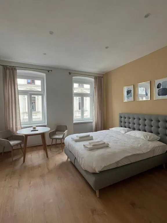 Aparment Near Metro - Kingsize Bed Διαμέρισμα Βιέννη