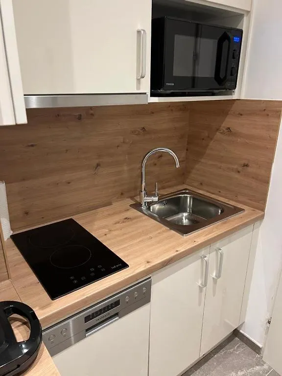 Aparment Near Metro - Kingsize Bed Apartment Vienna